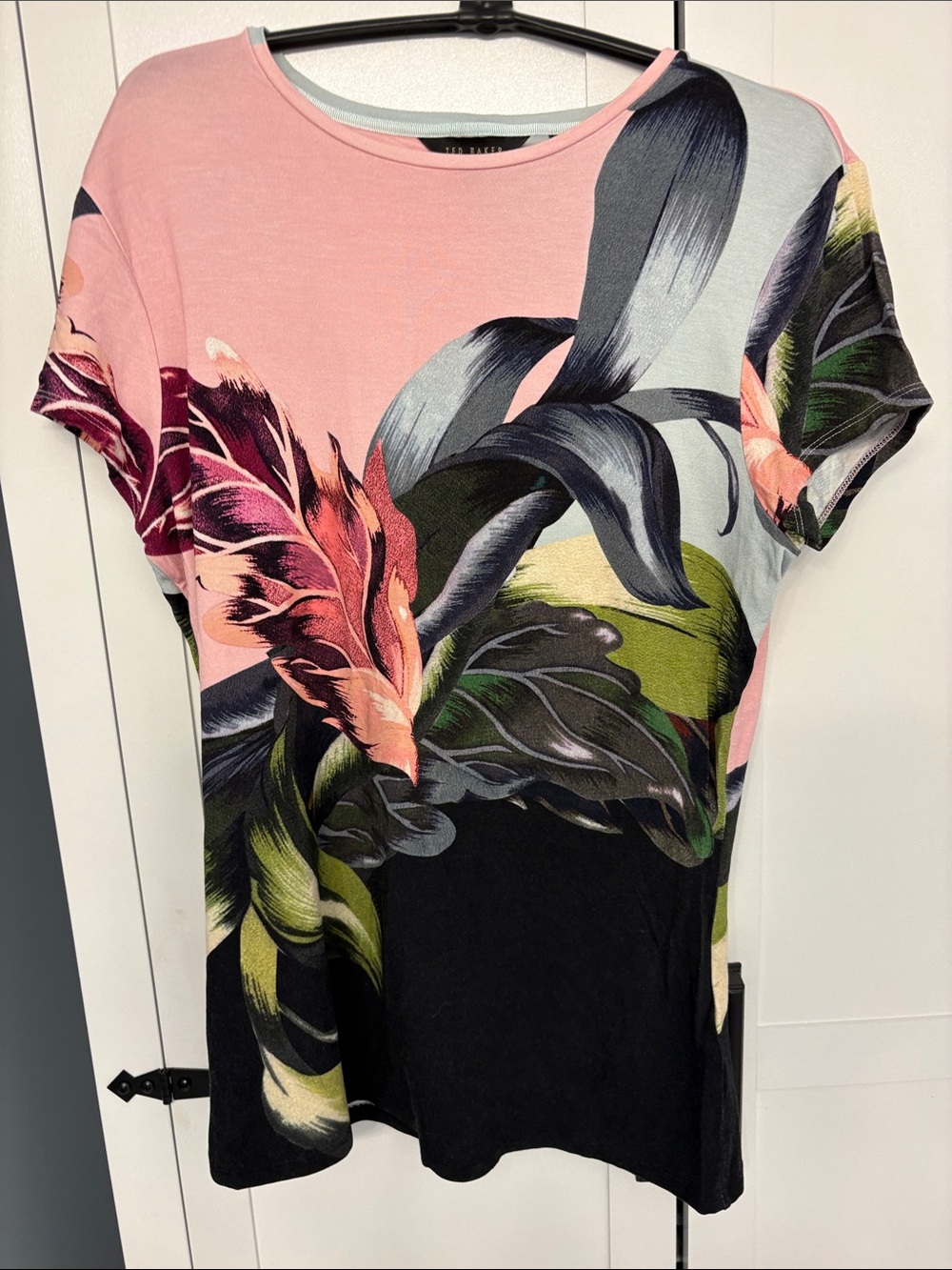 Ted Baker Pink and Black Botanical Short Sleeve Tee sz 3